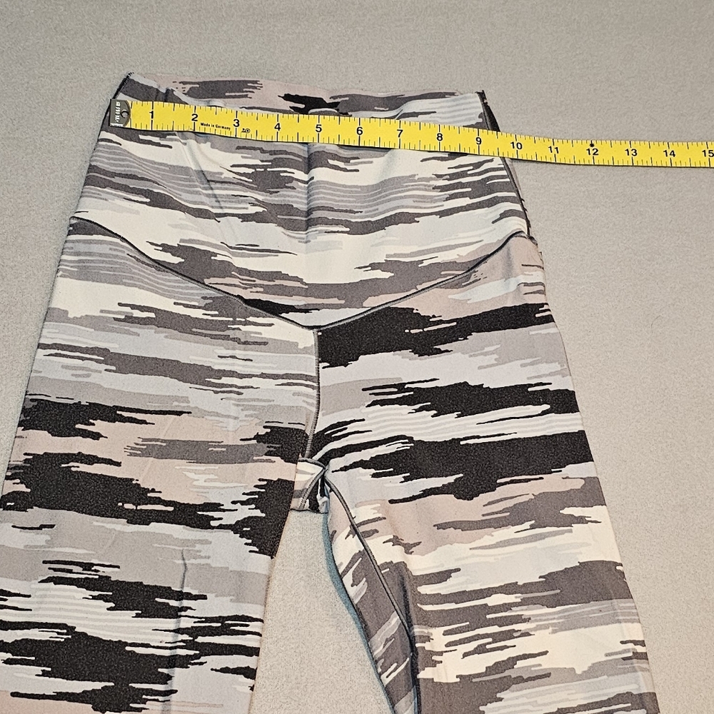 Aerie Stylish Camouflage Leggings Size S - Picture 2 of 5
